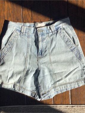 Habitual Light Blue Denim Women's Shorts with Embroidered Pocket Trim